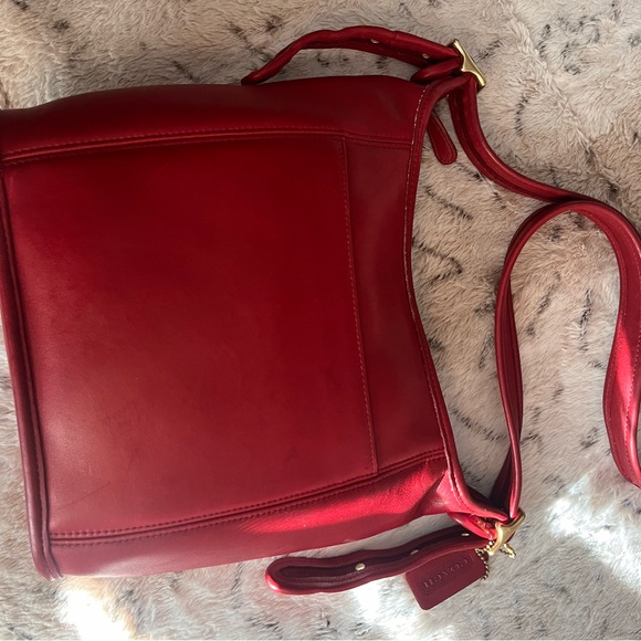 Red Vintage Coach - Picture 5 of 8